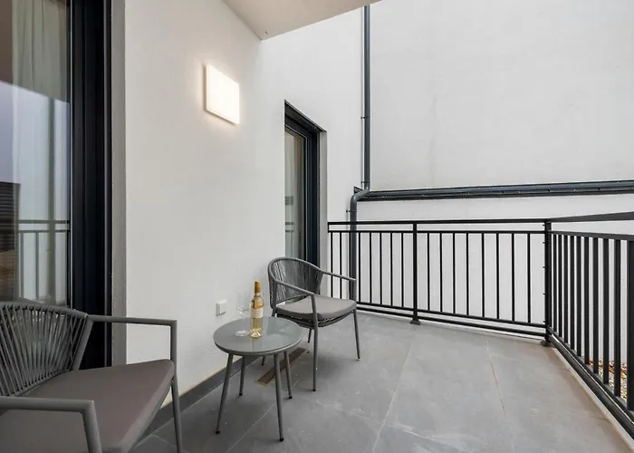 Hills Living Apartmanhotel Bécs